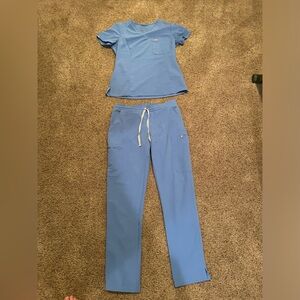 Figs ceil blue technical collection very gently used. no signs of wear/stains.